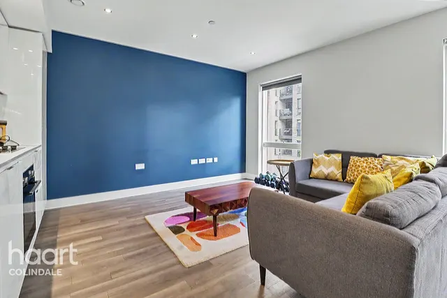 Lismore Boulevard, NW9, photo 3