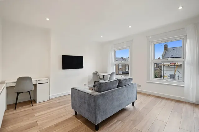 Loveridge Road, London, NW6, photo 3