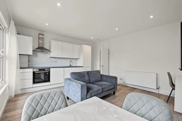 Loveridge Road, London, NW6, photo 2