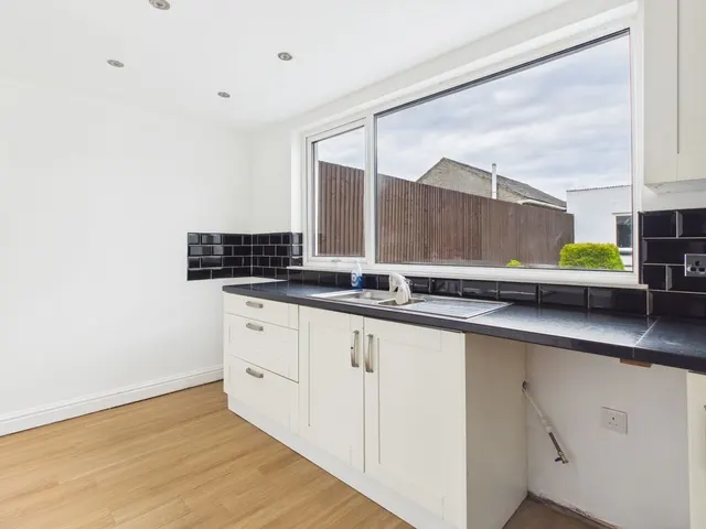 Photo 3 — Trevingey Road, Redruth