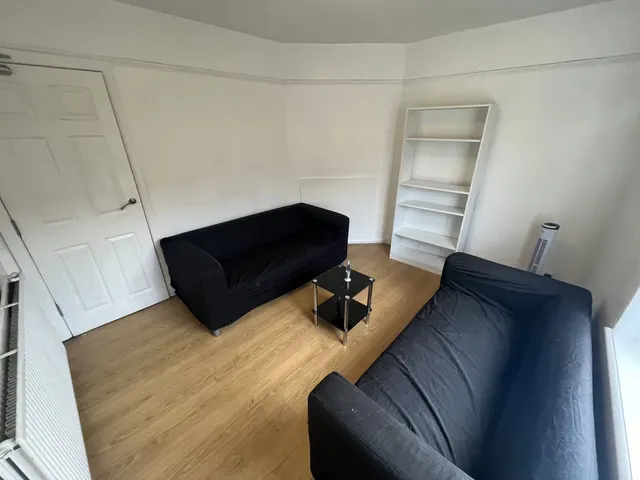 Ash Road, Headingley, LS6, photo 3