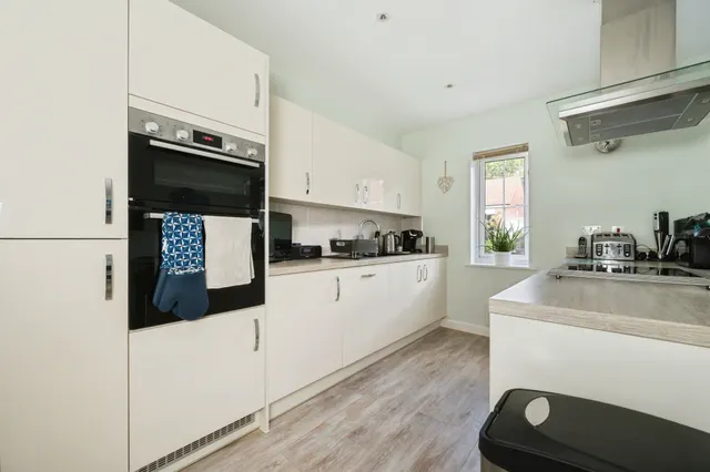 Chiltern Crescent, Fair Oak, SO50, photo 3