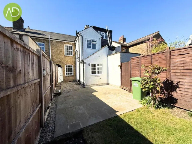 Photo 2 — Old Highway, Hoddesdon EN11 0NS