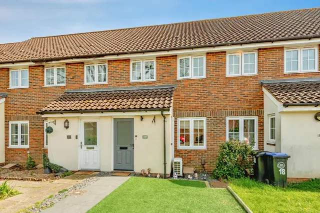 2 bedroom house, Forge Place, Horley, RH6
