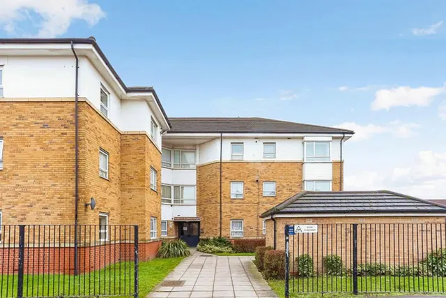 Dagenham, RM9, photo 1
