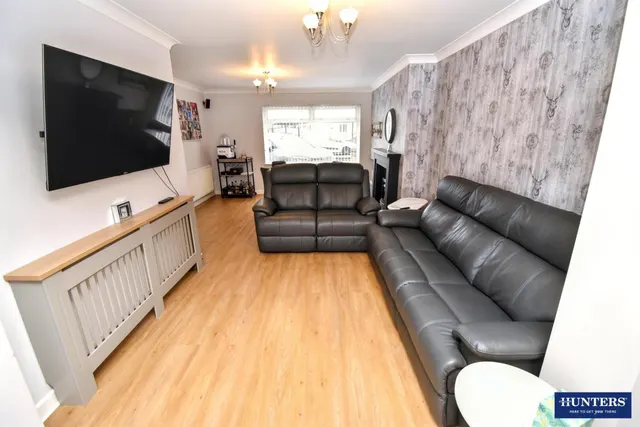 Photo 2 — Gloucester Crescent, Wigston