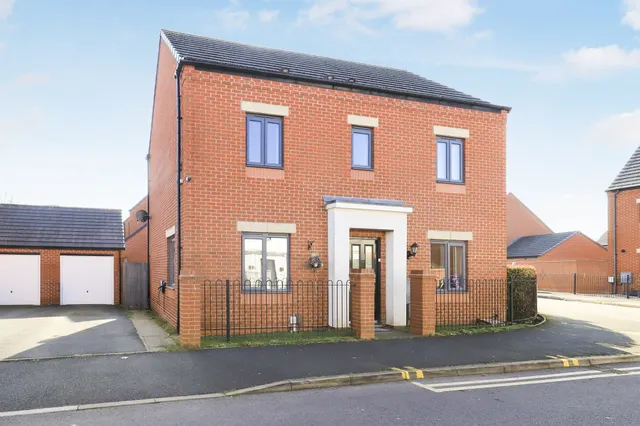 Coningsby Drive, Ettingshall, Wolverhampton, photo 1