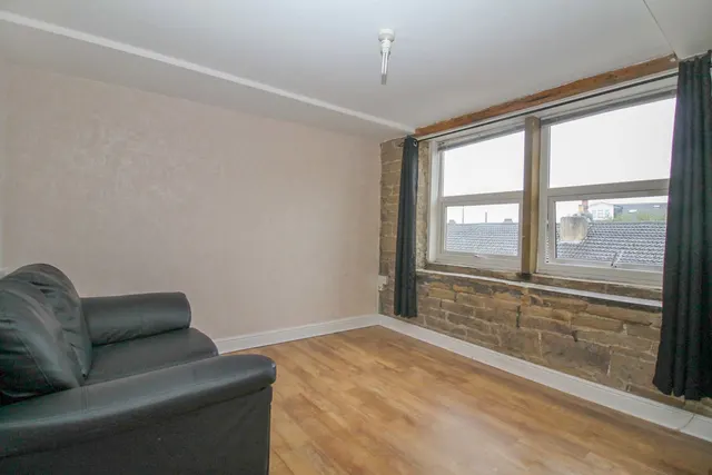 Greenock Road, Leeds, LS12, photo 3