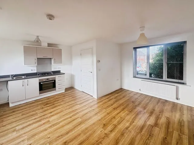 Cromwell Avenue, East Cowes, PO32, photo 2