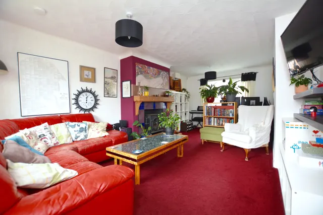 Photo 3 — 11 Duchray Place, Coylton, KA6 6JZ