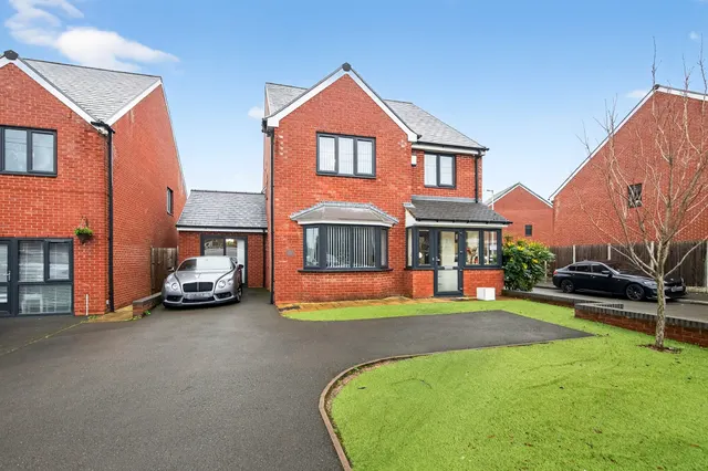 Photo 2 — Sedgley Road, Tipton