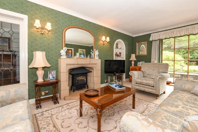 Woodhurst Park, Oxted, RH8, photo 3