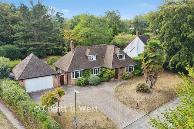 Woodhurst Park, Oxted, RH8, photo 2