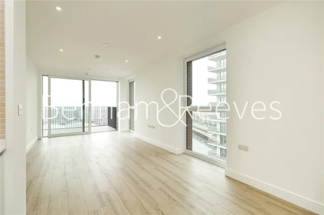 Quay Walk, Wembley and Alperton, HA0, photo 1