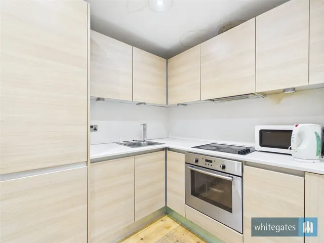 Burnett Street, Bradford, BD1, photo 2