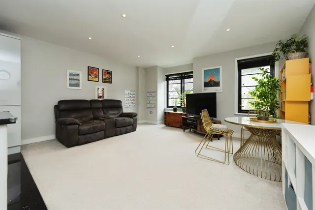 Granville Road, Watford, WD18, photo 2