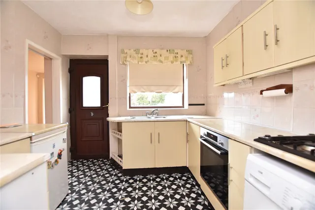 Brander Grove, Leeds, LS9, photo 3
