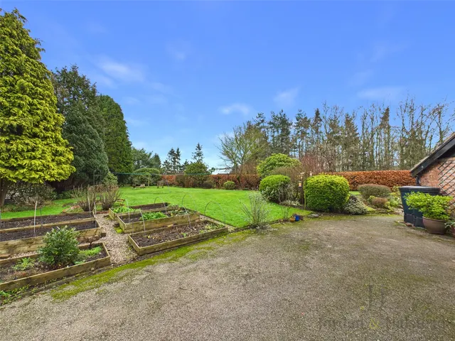 Photo 3 — Whartons Lake, Kingsley, Frodsham, Cheshire, WA6 6TU