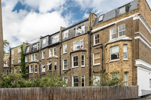 Photo 3 — Sinclair Gardens, London, W14