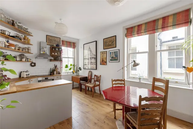Photo 3 — Cleveland House, Hackford Road, London, SW9