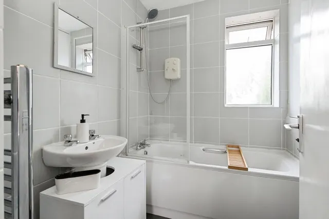 Photo 3 — Parrs Wood Road, Manchester, Greater Manchester, M20
