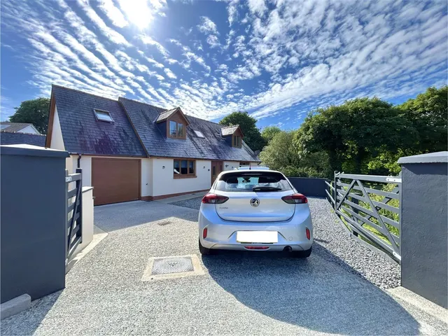 Silverdale Close, Johnston, SA62, photo 2