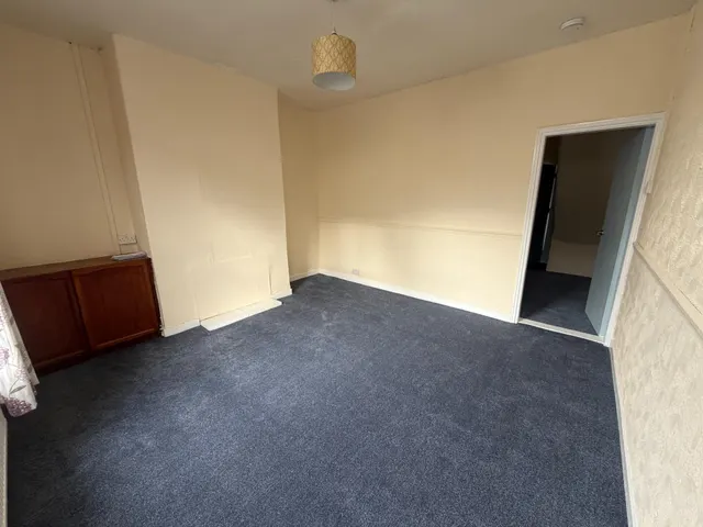 Empress Road, Wrexham, LL13, photo 3