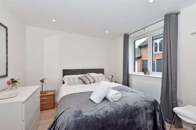 Photo 2 — Beech House, 27 Little Marlow Road, Marlow, Buckinghamshire, SL7 1HA