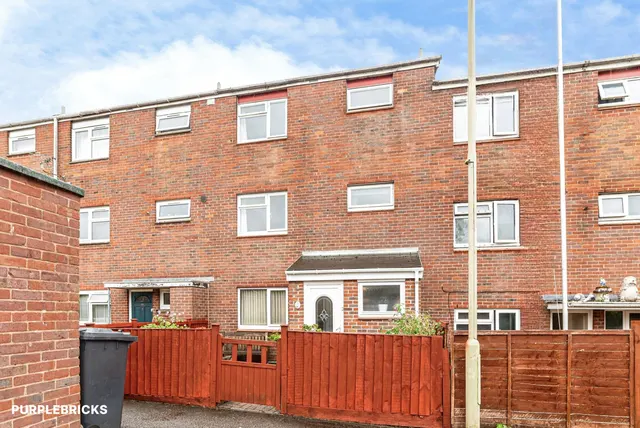 Schubert Road, Basingstoke, RG22, photo 1