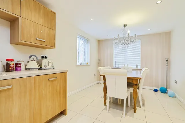 Photo 3 — Halliday Court, Thornbury, BRADFORD