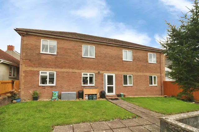Lombard Street, Barry, CF62, photo 1