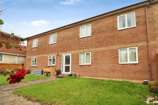 Lombard Street, Barry, CF62, photo 3
