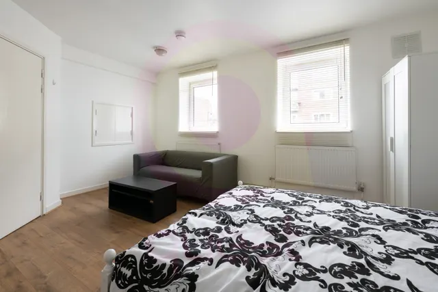Usk Street, E2, photo 3