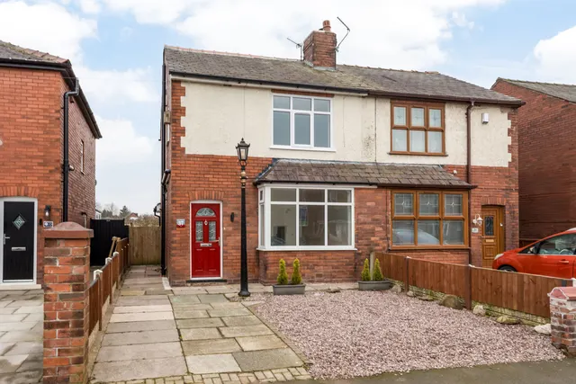 Latham Lane, Orrell, WN5, photo 1
