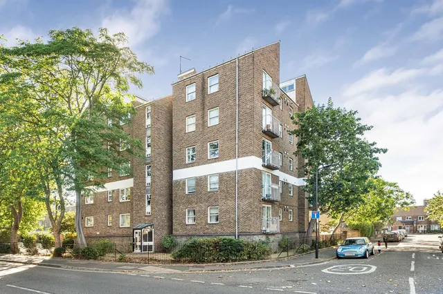 Photo 2 — Northiam Street, London, E9 7HX