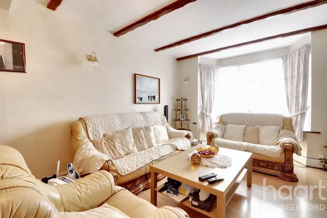 Whitton Avenue East, Greenford, UB6, photo 2