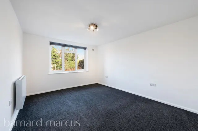 St Philips Avenue, Worcester Park, KT4, photo 3