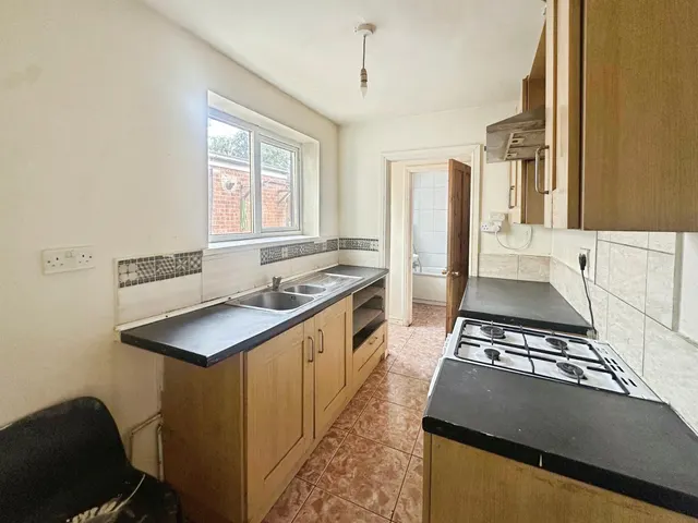 Carter Road, Wolverhampton, WV6, photo 2