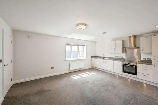 Waterloo Court, Scunthorpe, DN17, photo 2