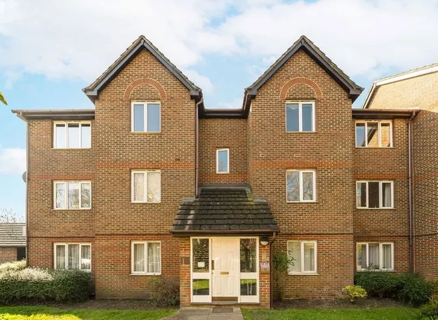 John Austin Close, Kingston Upon Thames, KT2, photo 1
