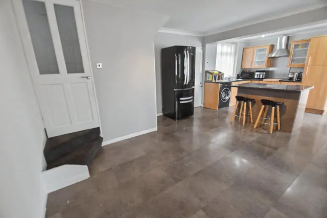 Whitehall Road, Leeds, LS12, photo 3