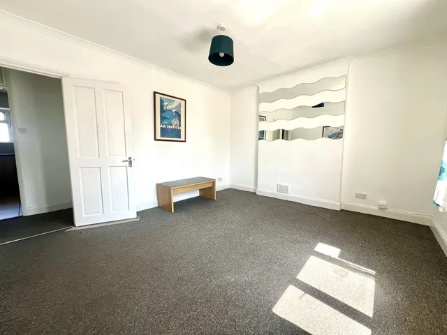 Darrell Close, Slough, SL3, photo 2