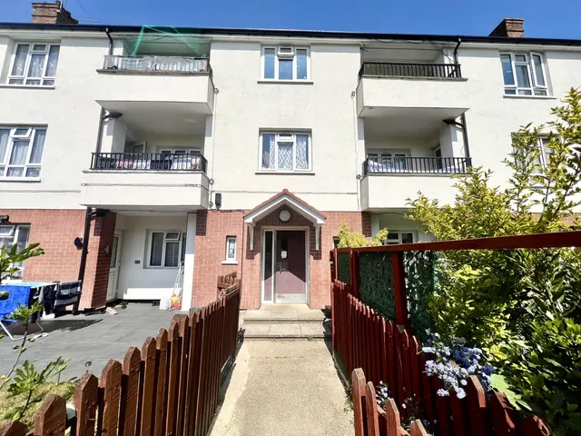 Darrell Close, Slough, SL3, photo 1