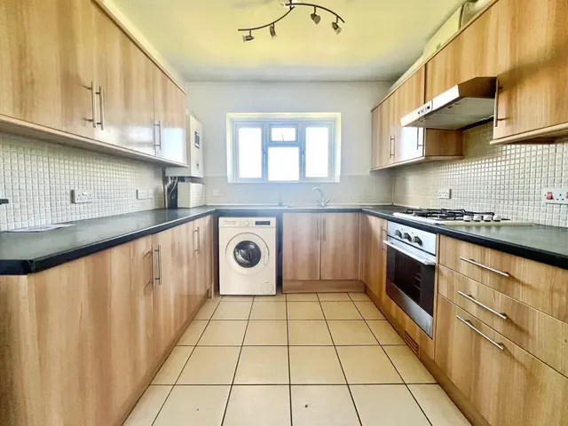 Darrell Close, Slough, SL3, photo 3