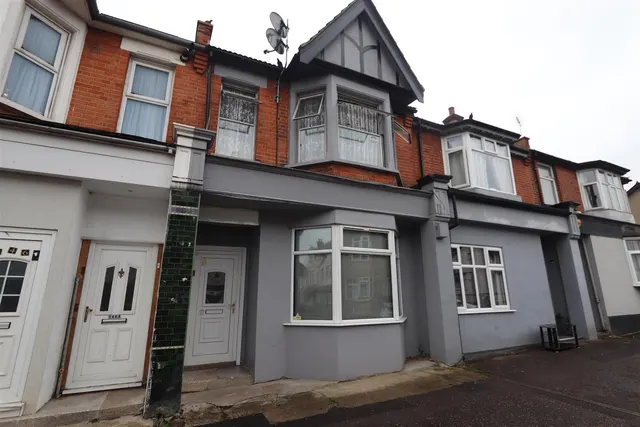 Westborough Road, Westcliff-On-Sea, photo 1