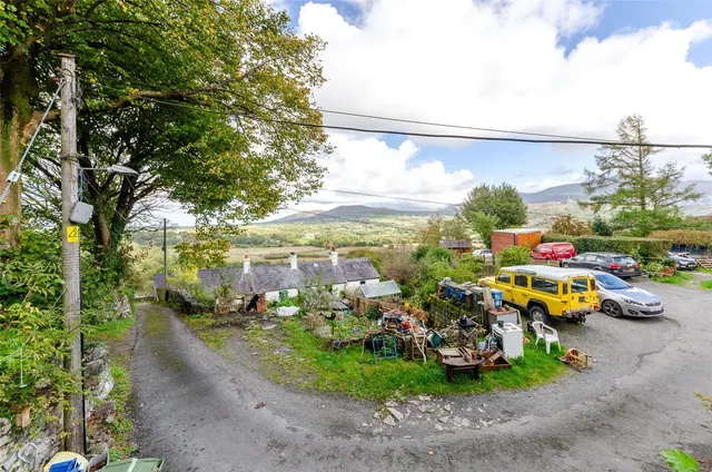Cwm-y-Glo, Caernarfon, LL55, photo 3