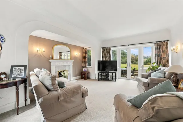 Macclesfield Road, Prestbury, SK10, photo 2