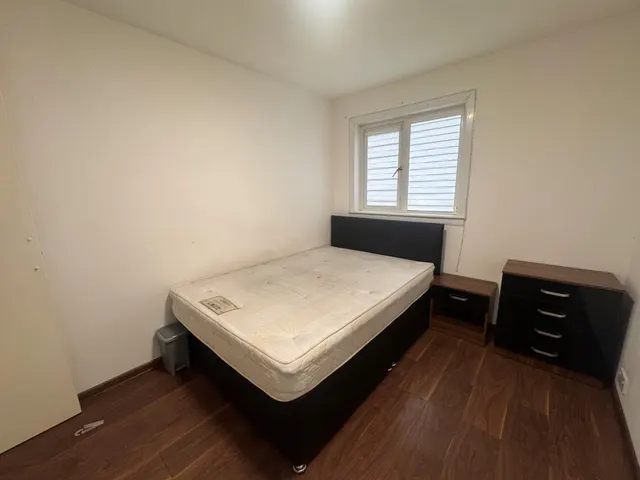 Photo 2 — Farm Field Court, Northampton NN3