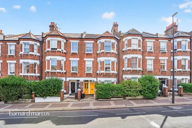 Latchmere Road, London, photo 1
