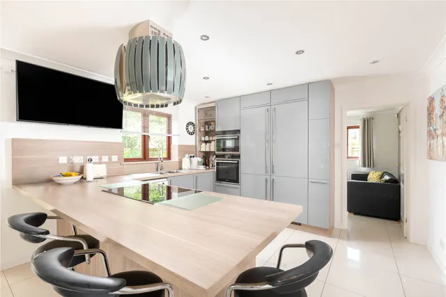 Redland Drive, Loughton, MK5, photo 3